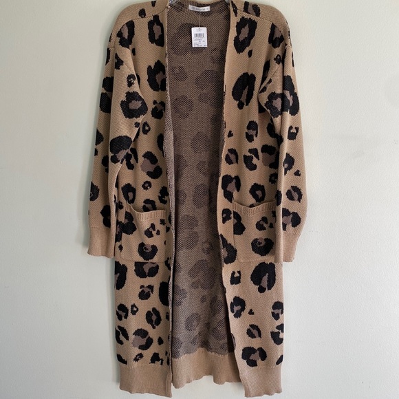 veveret Sweaters - Veveret Leopard Print Cardigan womens medium